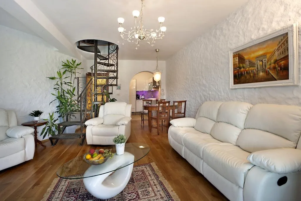 **** Pensionat Villa Castello Rausch Valkarin Kroatien