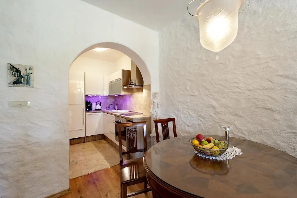Villa Castello Rausch 4*, Valkarin Croatia
