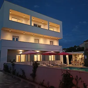 apartments-rooms-villa-rosa.in-istria.net/