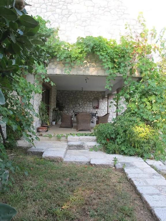 Villa Castello Rausch Valkarin